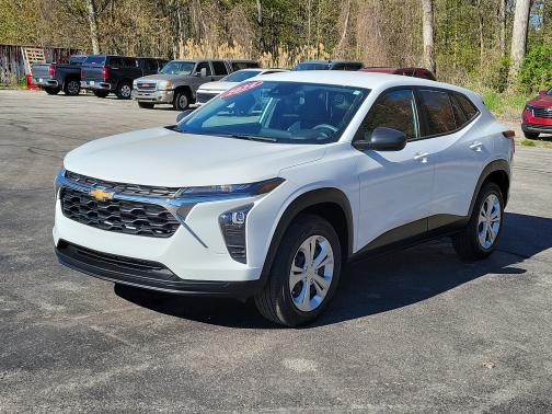 Summit White 2024 Chevrolet Trax LS