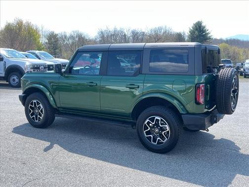 Eruption Green Metallic 2024 Ford Bronco Outer Banks