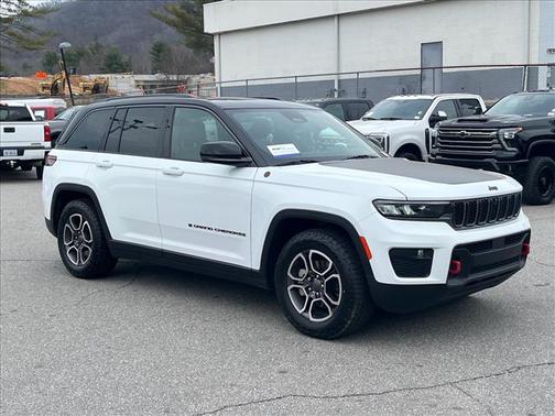 Bright White Clearcoat 2022 Jeep Grand Cherokee Trailhawk