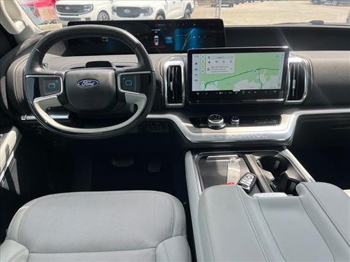 Star White 2025 Ford Expedition Platinum