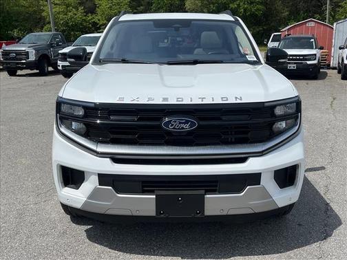 Star White 2025 Ford Expedition Platinum