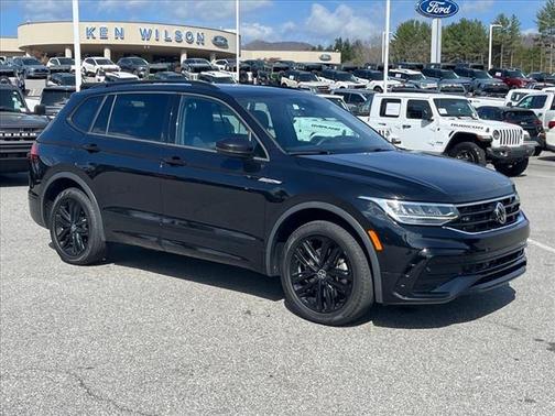 2022 Volkswagen Tiguan 2.0T SE R-LINE BLACK