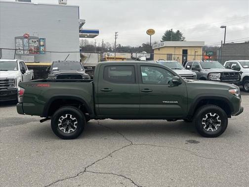 2022 Toyota Tacoma TRD OFF ROAD