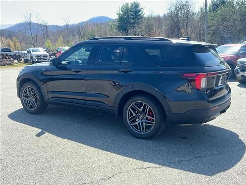 Agate Black 2026 Ford Explorer ST-Line