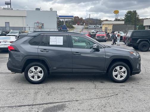 2020 Toyota RAV4 XLE