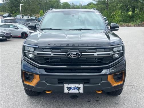 Agate Black Metallic 2026 Ford Expedition Tremor
