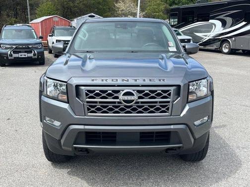 Gun Metallic 2024 Nissan Frontier SV