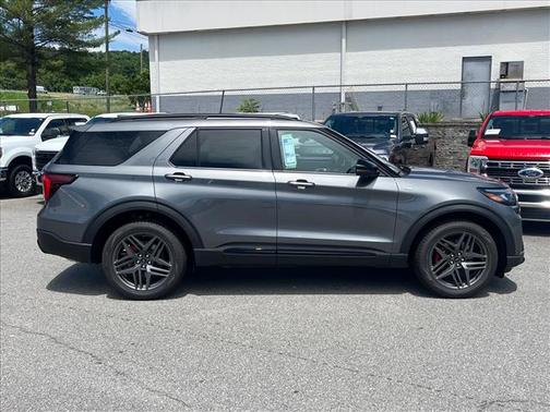 Carbonized Gray 2026 Ford Explorer ST-Line