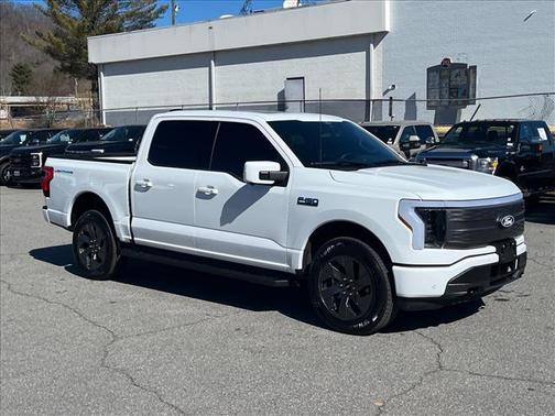 2025 Ford F-150 Lightning LARIAT