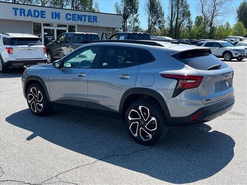 Sterling Gray Metallic 2025 Chevrolet Trax 2RS