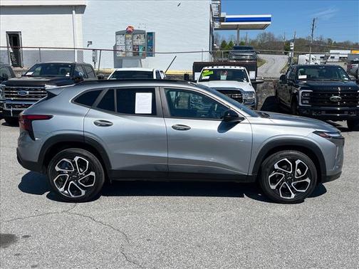Sterling Gray Metallic 2025 Chevrolet Trax 2RS