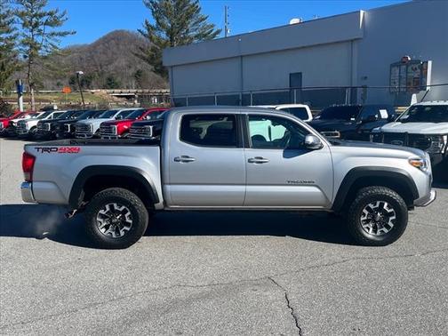 2017 Toyota Tacoma TRD OFF ROAD
