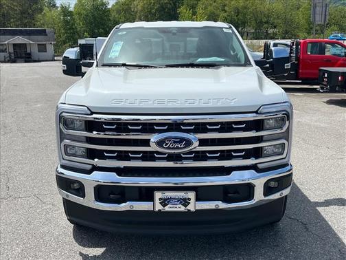 Star White 2026 Ford F-350 Lariat Super Duty