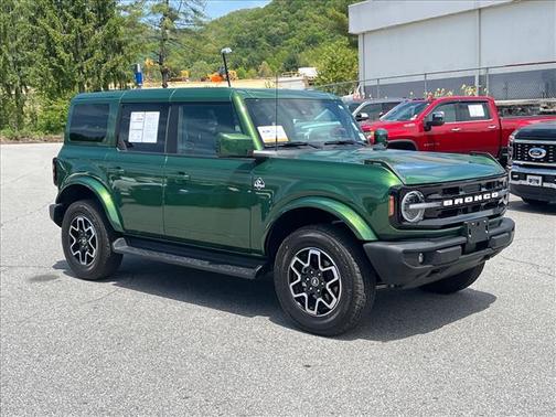 Green 2025 Ford Bronco Outer Banks
