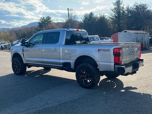 2024 Ford F-350 LARIAT SUPER DUTY