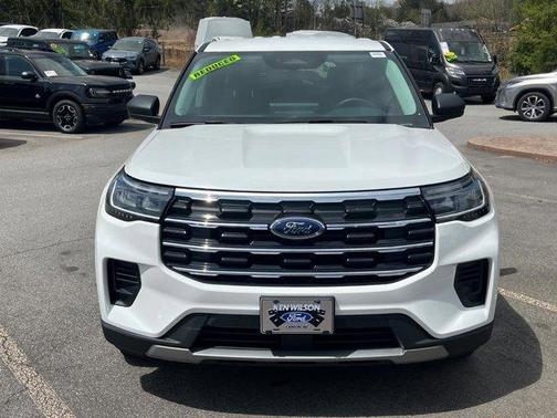 Star White 2026 Ford Explorer Active