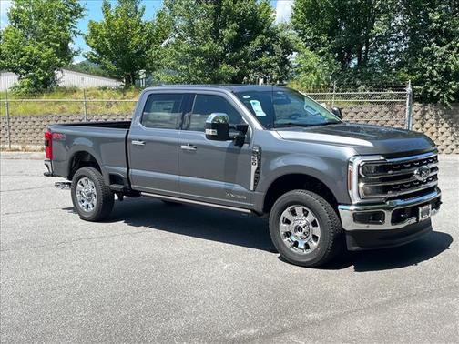 Carbonized Gray 2026 Ford F-350 Lariat Super Duty