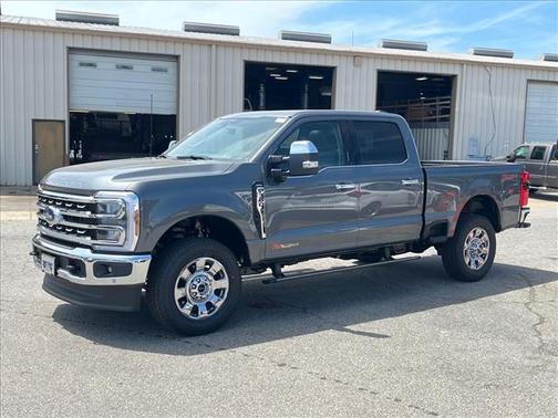 Carbonized Gray 2026 Ford F-350 Lariat Super Duty