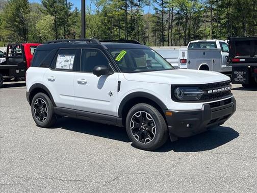 Oxford White 2025 Ford Bronco Sport Outer Banks