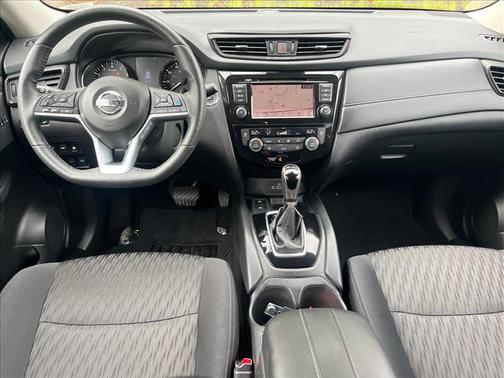 White 2019 Nissan Rogue SV