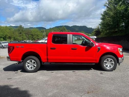Race Red 2022 Ford F-150 XLT