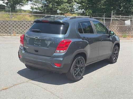 Shadow Gray Metallic 2022 Chevrolet Trax LT