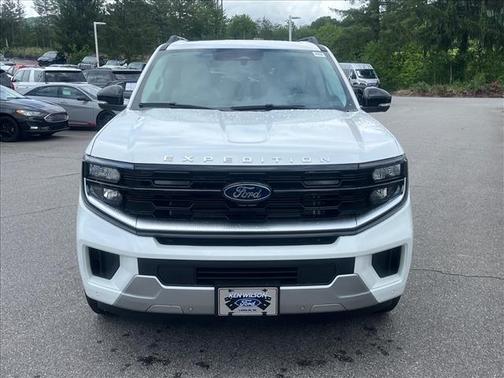 Star White 2026 Ford Expedition Platinum