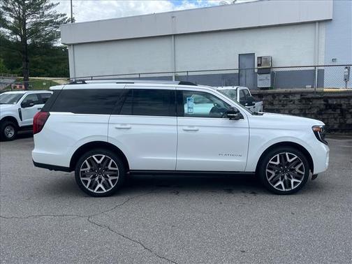 Star White 2026 Ford Expedition Platinum