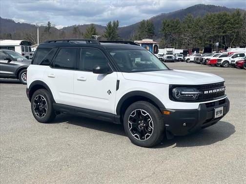 Oxford White 2025 Ford Bronco Sport Outer Banks