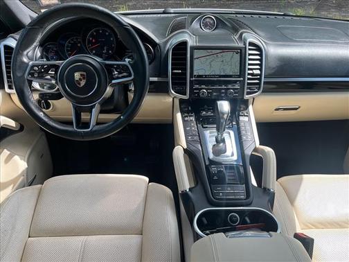2016 Porsche Cayenne Base