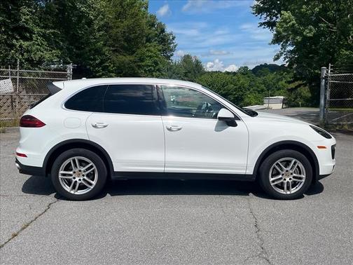 2016 Porsche Cayenne Base