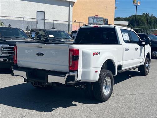 2025 Ford F-350 Lariat DRW
