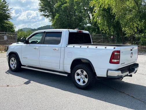 Bright White Clearcoat 2019 RAM 1500 Big Horn