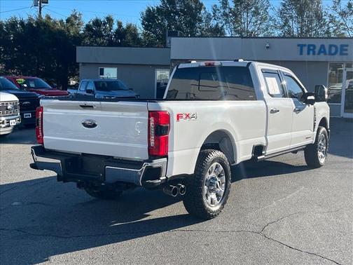 2023 Ford F-350 LARIAT SUPER DUTY