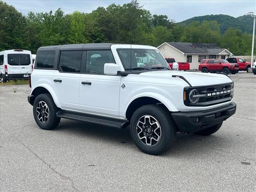 Oxford White 2026 Ford Bronco Outer Banks