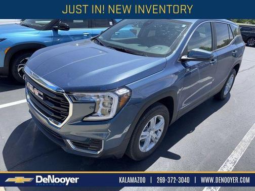 Downpour Metallic 2024 GMC Terrain SLE