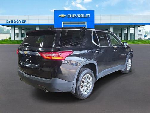 Mosaic Black Metallic 2019 Chevrolet Traverse LS