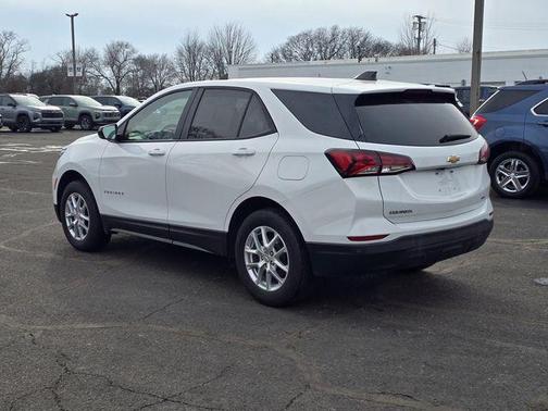 2023 Chevrolet Equinox LS