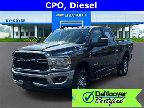 2023 RAM 2500 Big Horn Crew Cab 4x4 6'4' Box