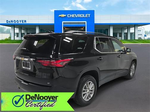 2022 Chevrolet Traverse LT Cloth