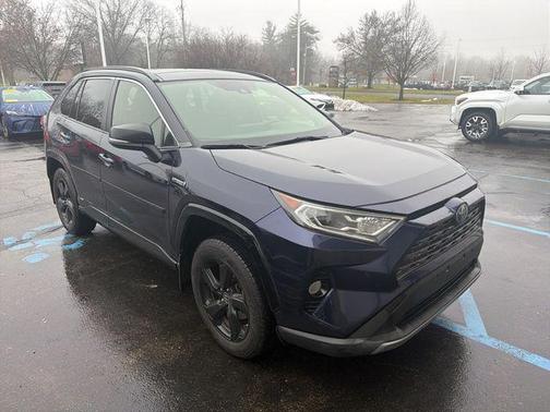 2019 Toyota RAV4 Hybrid SE