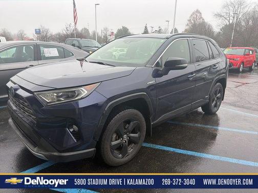 2019 Toyota RAV4 Hybrid SE