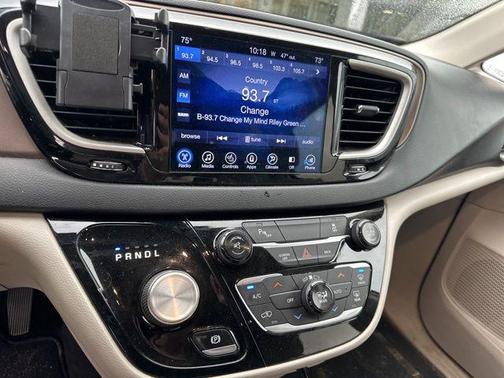 Molten Silver 2017 Chrysler Pacifica Touring-L