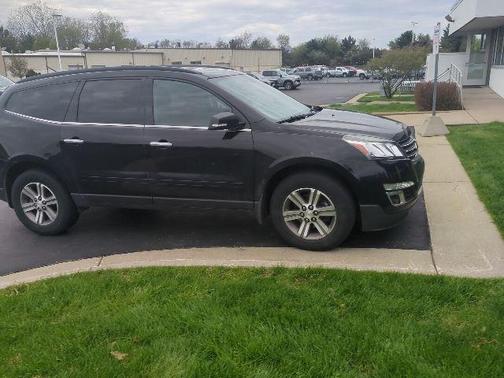 Mosaic Black Metallic 2017 Chevrolet Traverse 2LT