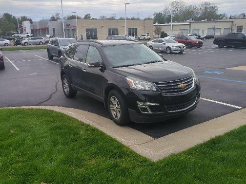 Mosaic Black Metallic 2017 Chevrolet Traverse 2LT