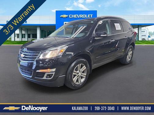 Mosaic Black Metallic 2017 Chevrolet Traverse 2LT
