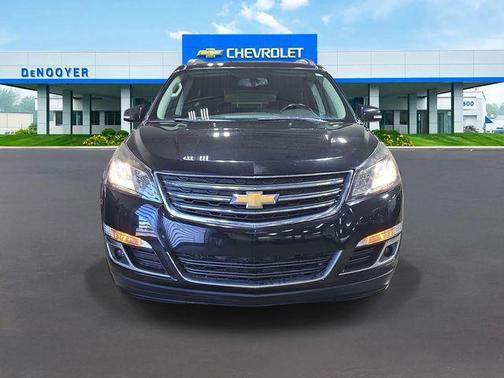 Mosaic Black Metallic 2017 Chevrolet Traverse 2LT