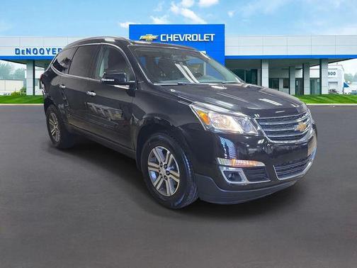 Mosaic Black Metallic 2017 Chevrolet Traverse 2LT