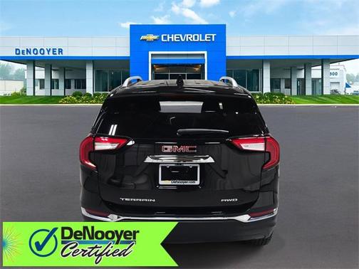 2023 GMC Terrain SLT