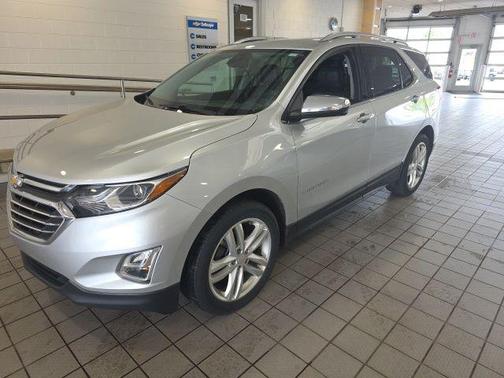 Silver Ice Metallic 2018 Chevrolet Equinox Premier w/2LZ